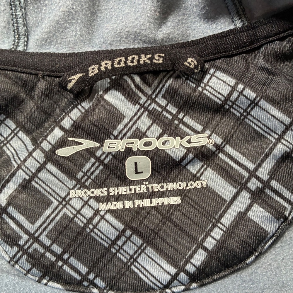 Brooks Shelter Tech Running Jacket Large Grey Black Plaid Full Zip Hooded - Picture 2 of 8